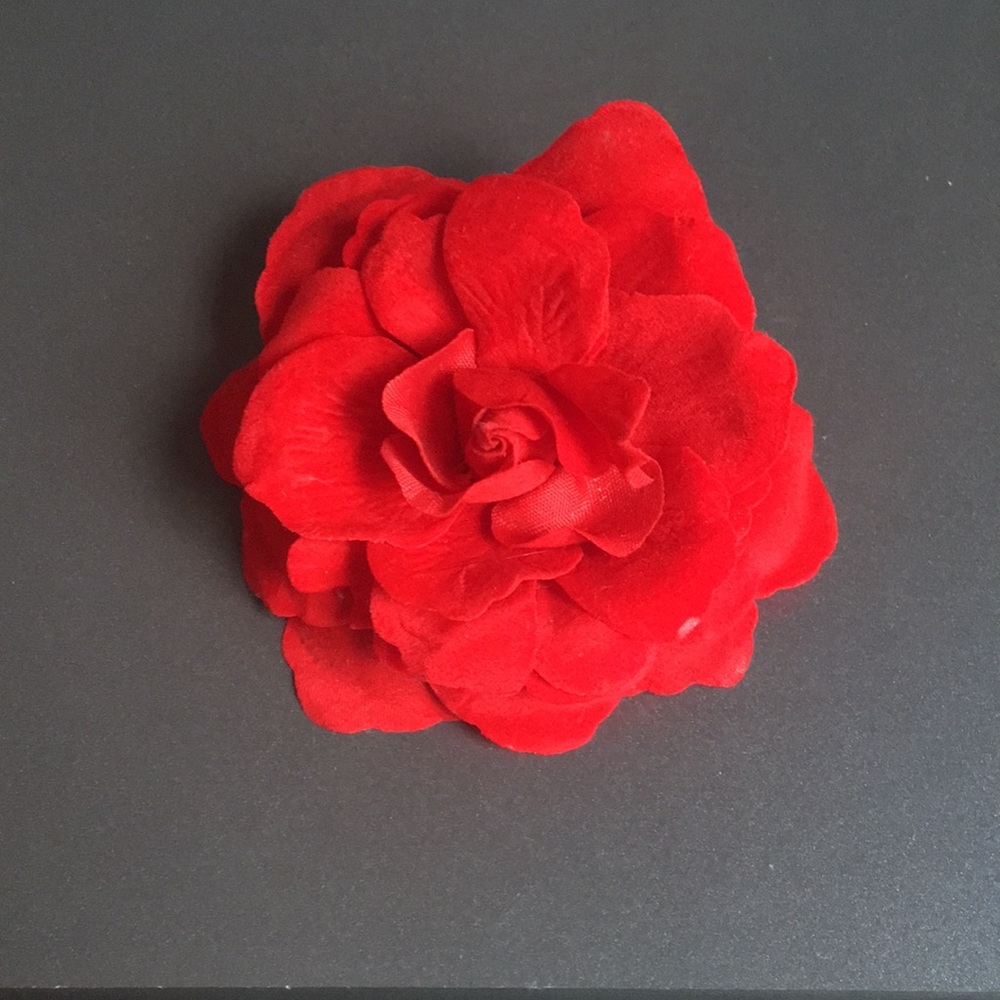 CUTE ROSE HAIR ACCESORIE